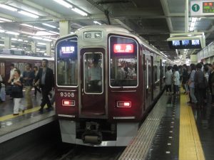 阪急電車 特急 河原町行き