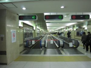 JR東京駅 節電のため京葉線へのムービングウォーク停止中
