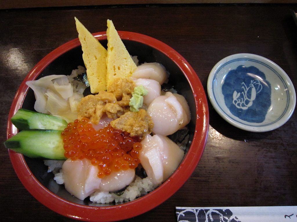 三色丼 青森市内でいただきました
