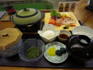 浅虫温泉 お刺身定食 かなり豪華ですね
