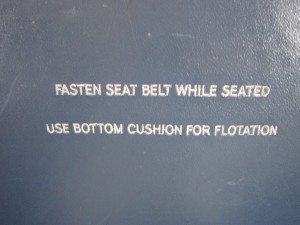ボーイング737 クッションを浮具に使ってください