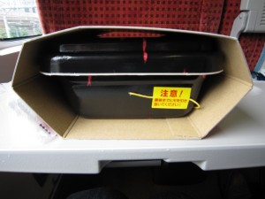 うなぎ弁当 このひもを引っ張ります