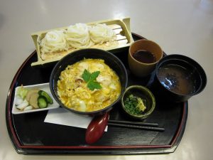 比内地鶏の親子丼 稲庭うどんと共に