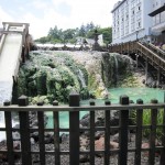 草津温泉 湯畑 下から
