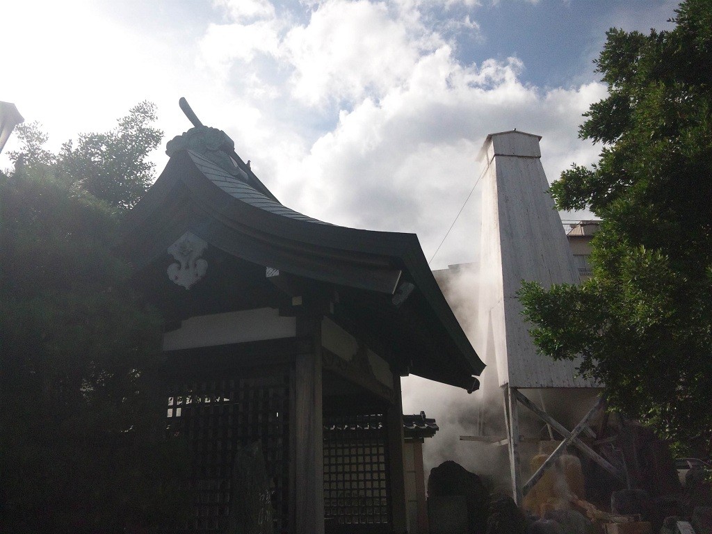 伊豆熱川のお湯かけ弁財天