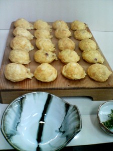 神戸では明石焼きと言わずにたこ焼きといいます