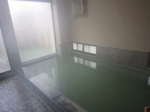 日光湯元温泉 ゆ処山月五識の湯 内湯 この濁り湯がたまりません