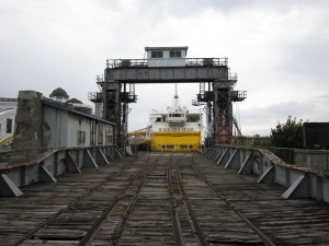 カーフェリーとの違いがこれ 青函連絡船は貨車を積めるんです