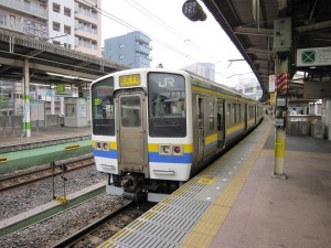 215系 総武本線 銚子行き 千葉駅にて