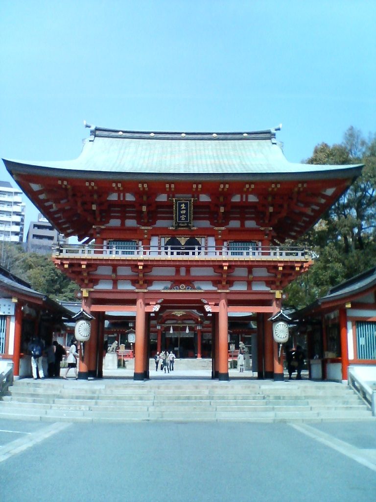 生田神社 最寄り駅は阪急三宮駅です