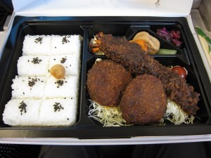 名古屋名物 みそかつ&えびふりゃ~ 中身