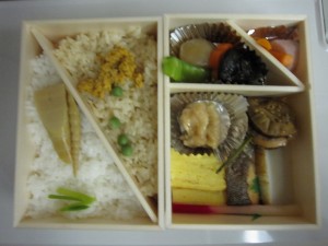 誂え弁当 大人の休日 津軽物語 2段重を並べてみました