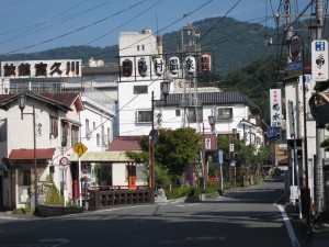 甲府 湯村温泉郷 温泉街