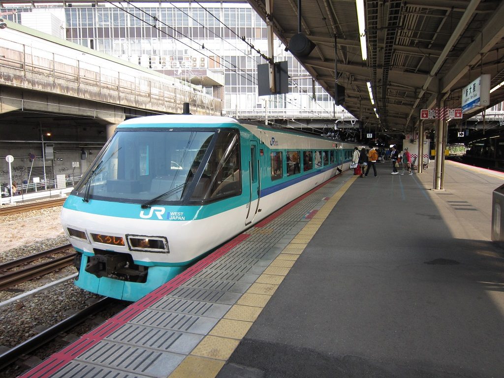 JR紀勢本線 381系 特急くろしお 新大阪駅にて