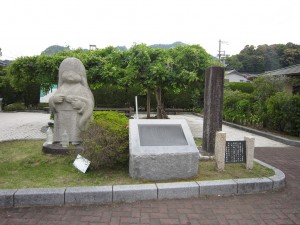 国指定天然記念物 浮島の森 おいの伝説のおいのの像