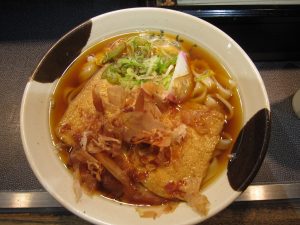 きつねきしめん卵入り JR名古屋駅新幹線ホームにて