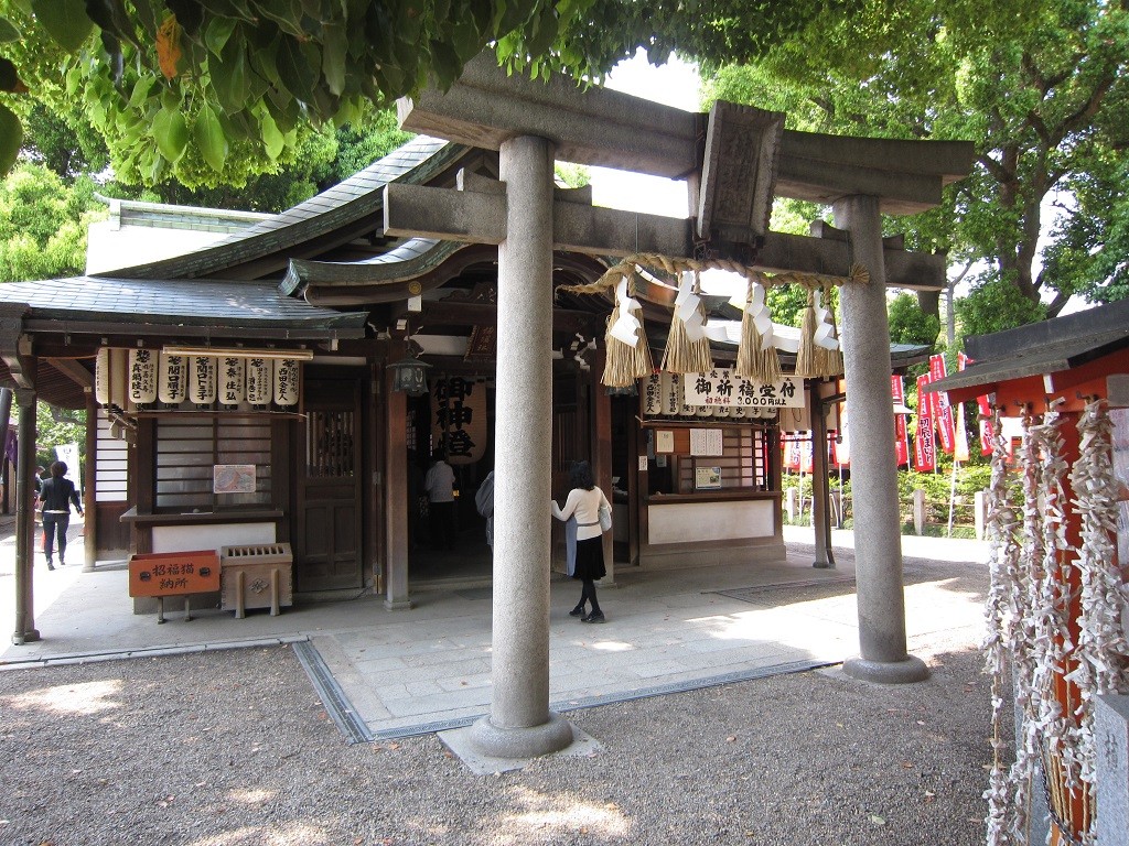 楠珺社 鳥居と本殿 住吉大社の末社です