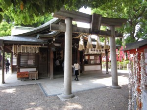 楠珺社 鳥居と本殿 住吉大社の末社です