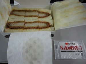 肉の万世 万かつサンド 中身