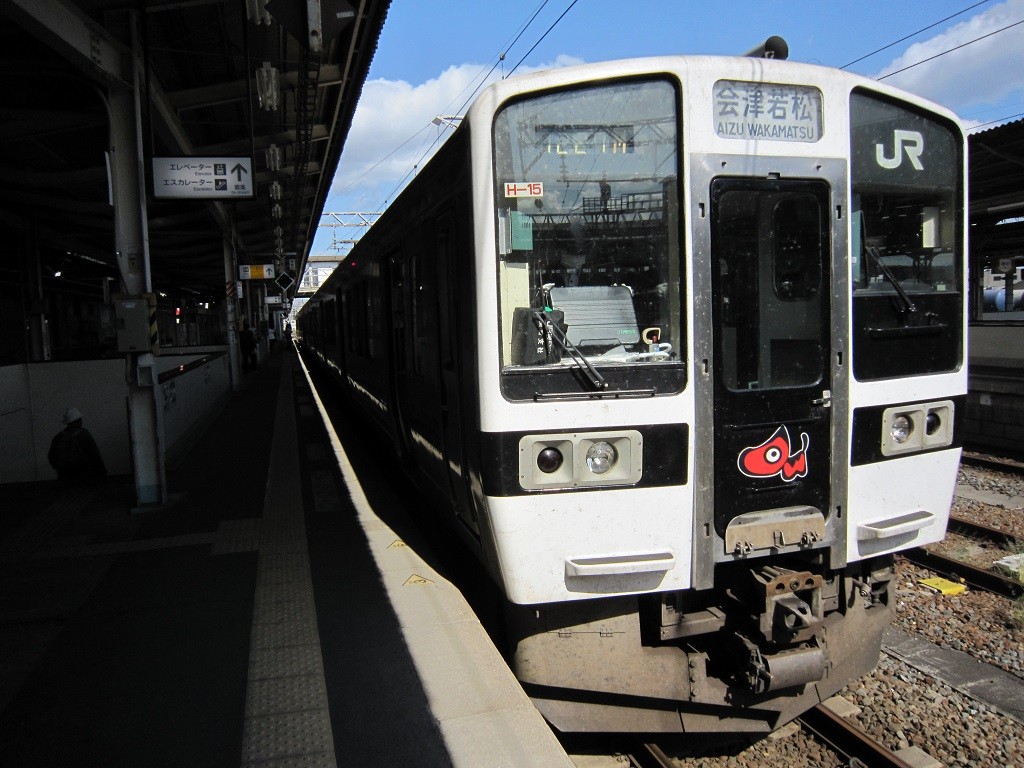 JR磐越西線 719系 正面 赤べこ仕様 郡山駅にて