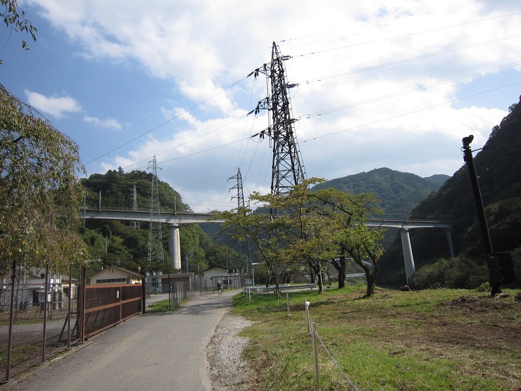 野岩鉄道 川治湯元駅手前の高架橋