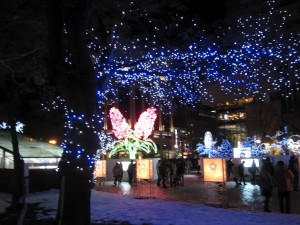 クリスマスイルミネーション 大通公園はアイスバーン状態になってました