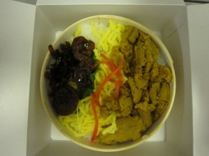 新千歳空港空弁 うにごはん 中身は蒸しウニとホタテでした