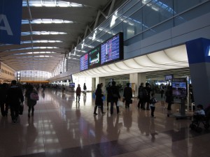 羽田空港 国内線第2旅客ターミナル X線検査場への入口