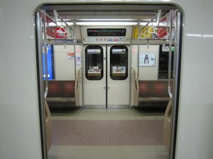 札幌市交通局5000型 車内 札幌地下鉄東西線 麻生駅にて