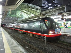 伊豆急行2100系 リゾート21 黒船電車 小田原駅にて