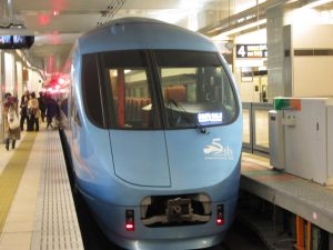 小田急電鉄 60000形 特急ロマンスカー MSE 前面 新宿駅地上ホームにて