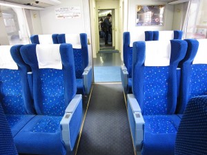 東武鉄道 100系 スペーシアきぬ 一般席 シート 浅草駅にて