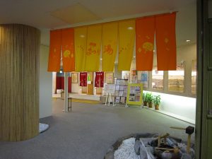 浅草ROX まつり湯 正面玄関 ここで靴を脱ぎます