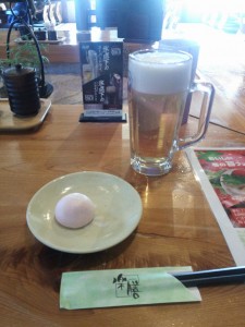 おがわ温泉 花和楽の湯 サービスの日替わりお菓子と生ビール