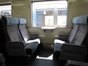 秩父鉄道 6000系 急行しばざくら シート 熊谷駅にて シートの方向は変えられないみたいです