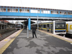 JR外房線 安房鴨川駅 ホーム 左奥が1番線 左が2番線 右が3番線