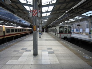 西武池袋線 飯能駅 急行・普通列車用ホーム