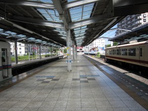 西武池袋線 飯能駅 ホームから先が行き止まりになっています