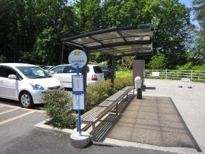 イーグルバス 宮沢湖温泉 バス停 喜楽里 別邸の玄関前にあります