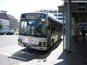 イーグルバス 飯能駅北口バスターミナルに停車中