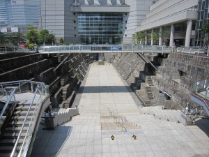 横浜 ドックヤードガーデン もともと船の修理をするための施設でした