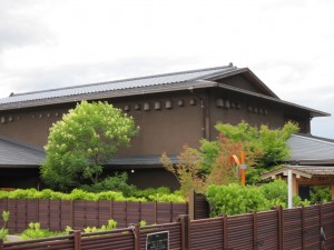 宮前平温泉 湯けむりの庄 本館というか母屋というか、ここにフロントがあります お風呂は別棟です