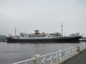 横浜 山下公園 氷川丸 入場料は大人300円です
