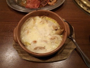 東京健康ランド まねきの湯 焼肉コーナー きのこのグラタン 大広間でも食べられます