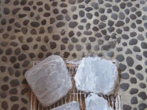 赤沢温泉郷 赤沢日帰り温泉館 お湯は無色透明です
