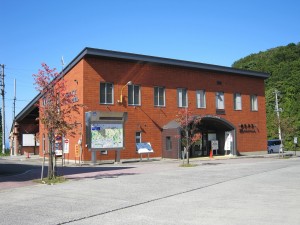 山形交通 蔵王温泉バスターミナル 建物 バス乗り場はこの中です