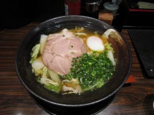 粋家ラーメン 半熟卵ラーメン 仙台駅地下1階にて