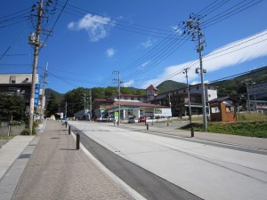 山形 蔵王温泉 バス通り この先に蔵王温泉バスターミナルがあります