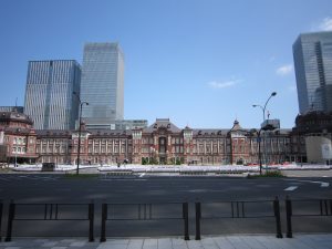 JR東京駅 赤レンガの駅舎は丸の内口にあります