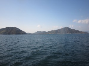 広島-松山 高速船 スーパージェット 島々を縫うように進みます